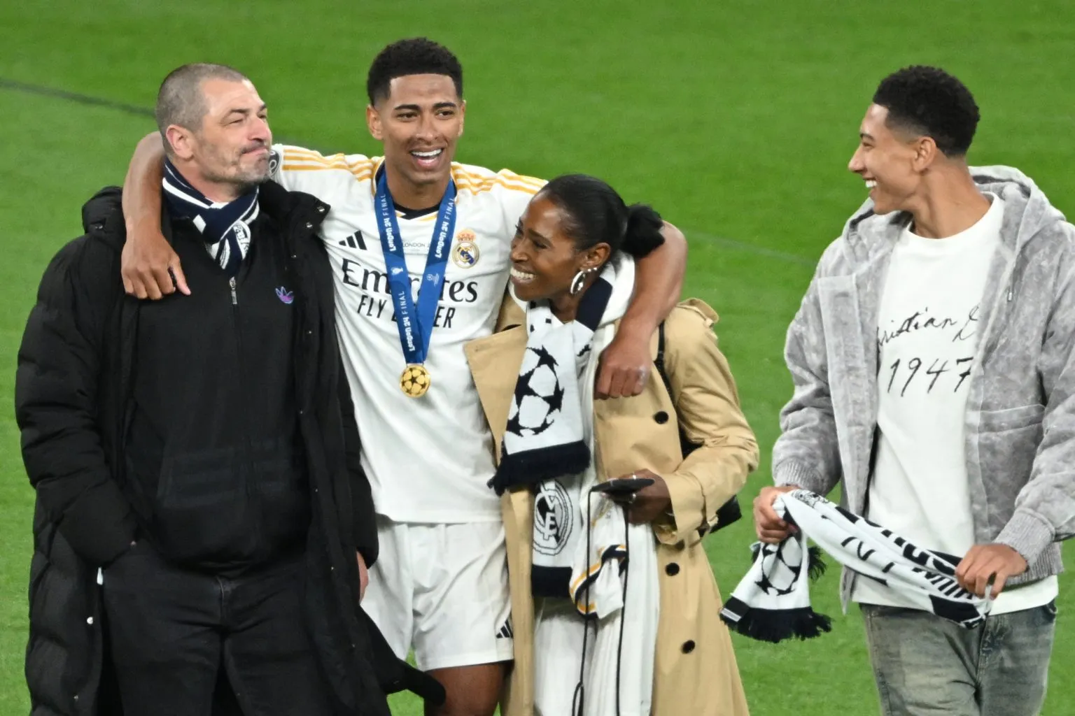 Jude Bellingham with his family. (Photo by JUSTIN TALLIS/AFP via Getty Images)