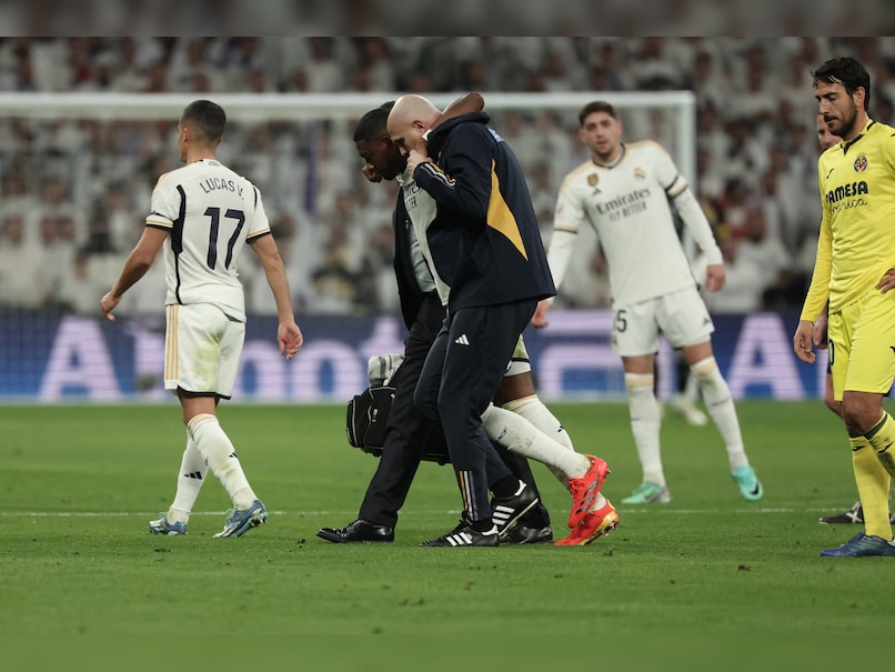 David Alaba walked off the field. [ photo credit: AFP]